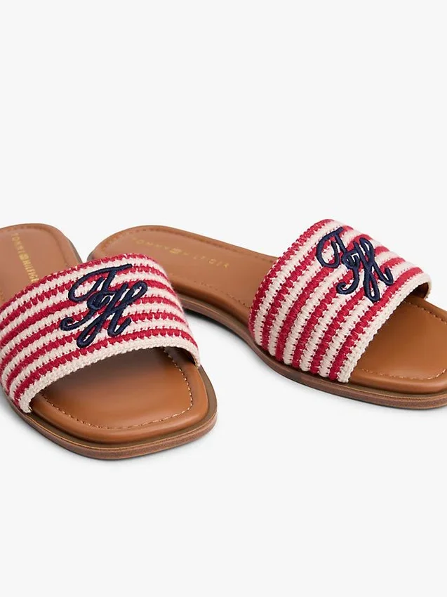 Vävda sandaler med monogram och ränder Vävda sandaler med monogram och ränder